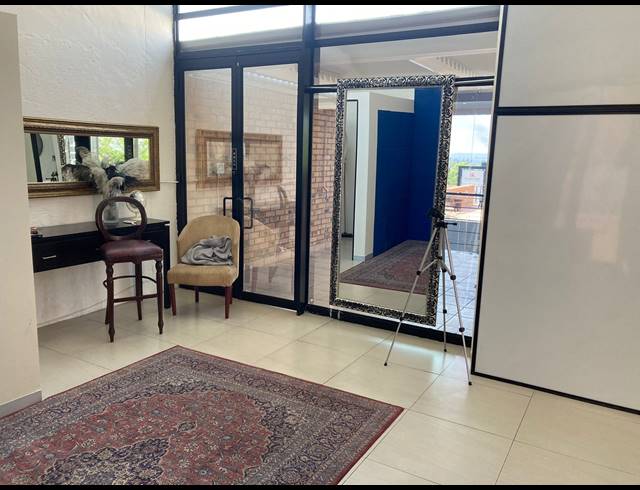101M² OFFICE TO LET IN LONEHILL